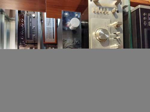 Harman Kardon analog Tuner mit Chrome Front